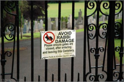 Interesting advice on the gates to a graveyard in Auchterader